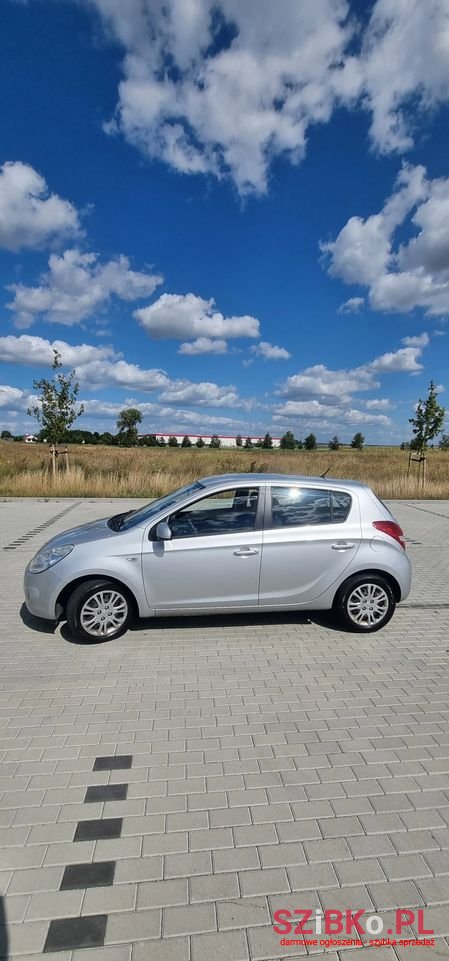 2009' Hyundai i20 1.25 Comfort photo #6