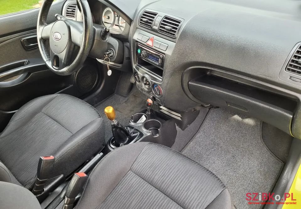 2011' Kia Picanto photo #5
