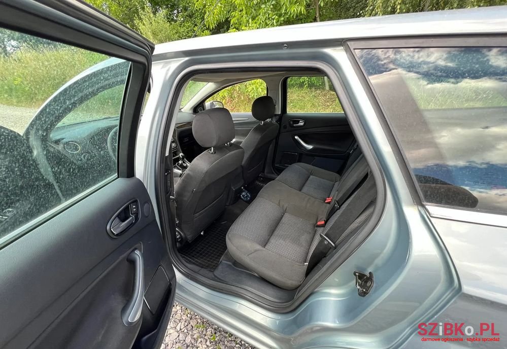 2008' Ford Mondeo 2.0 Tdci Ghia photo #4