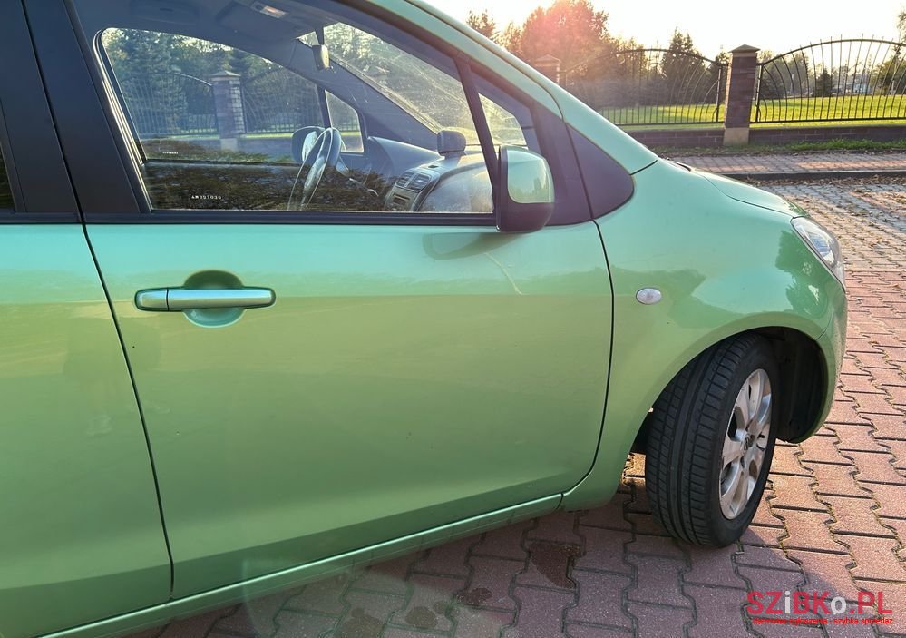 2010' Opel Agila 1.0 photo #3