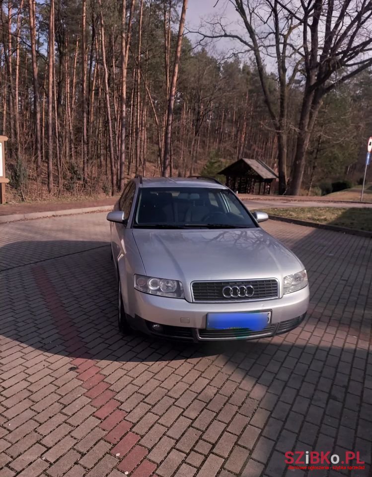 2004' Audi A4 Avant photo #1
