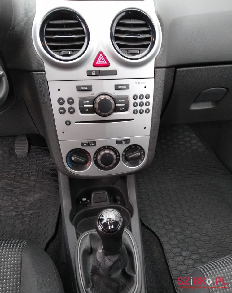 2012' Opel Corsa photo #4