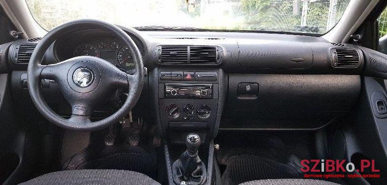 2004' SEAT Toledo photo #2