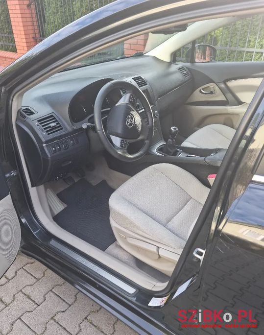 2011' Toyota Avensis photo #6