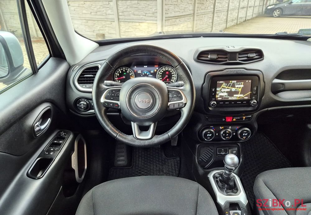 2016' Jeep Renegade photo #1
