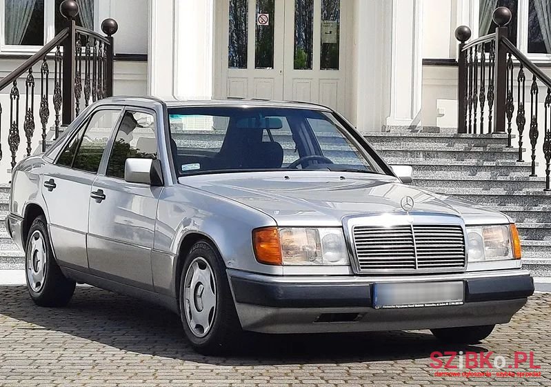 1992' Mercedes-Benz W124 photo #1