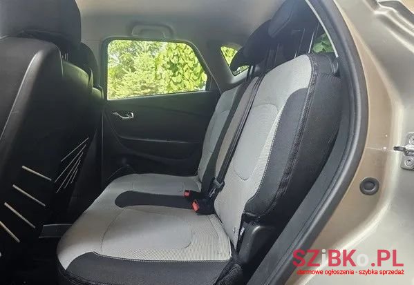 2015' Renault Captur photo #6