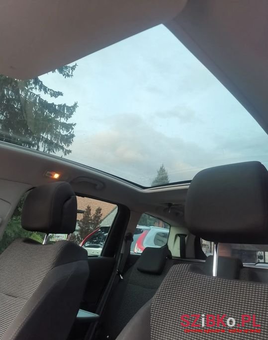 2010' Peugeot 5008 photo #5