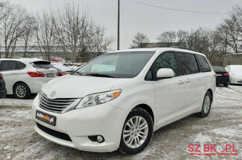 2015' Toyota Sienna photo #1