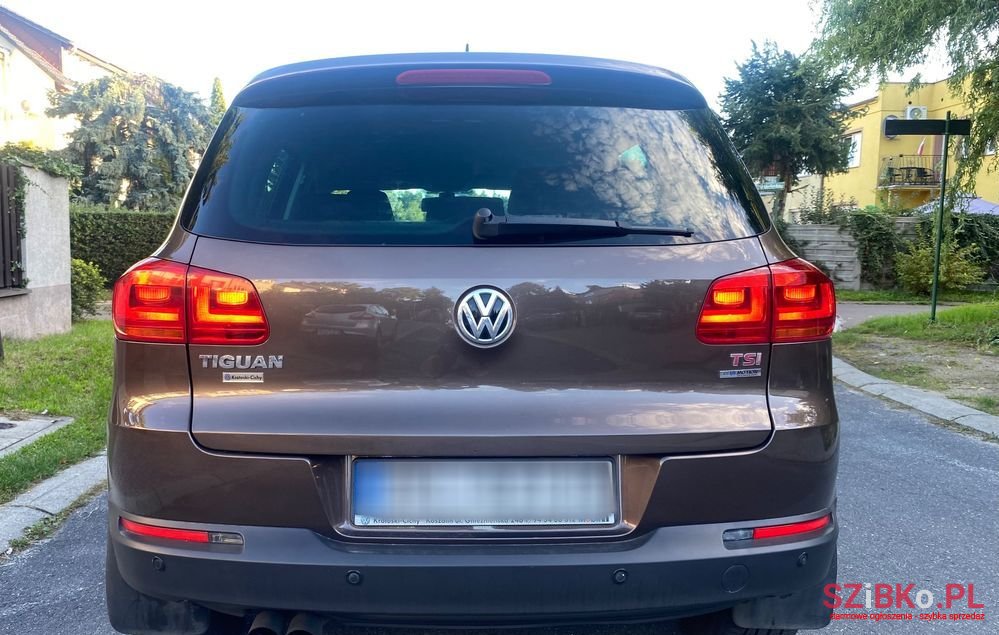 2011' Volkswagen Tiguan photo #6