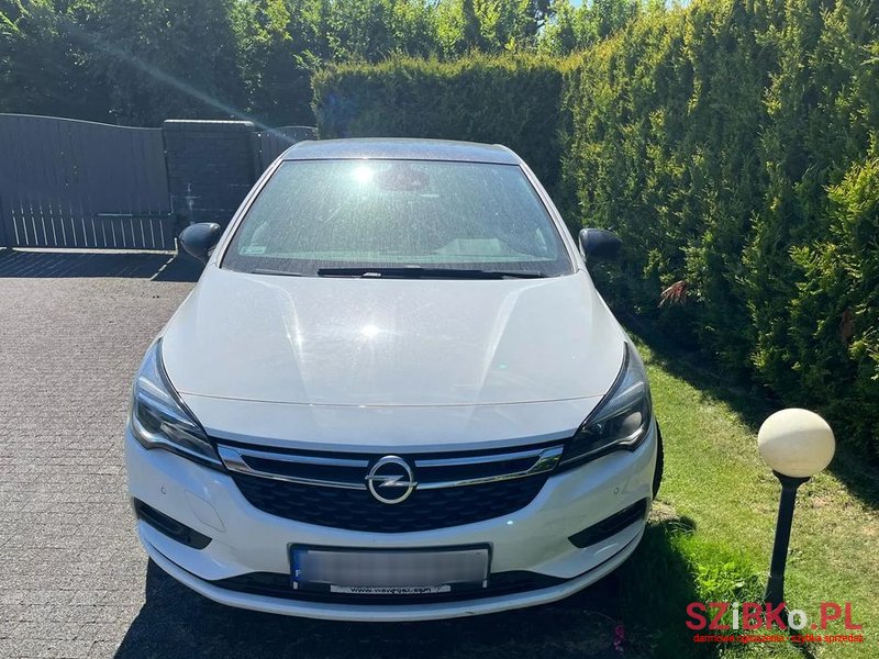 2019' Opel Astra photo #2