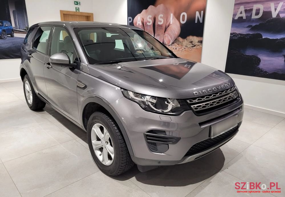 2015' Land Rover Discovery Sport photo #4