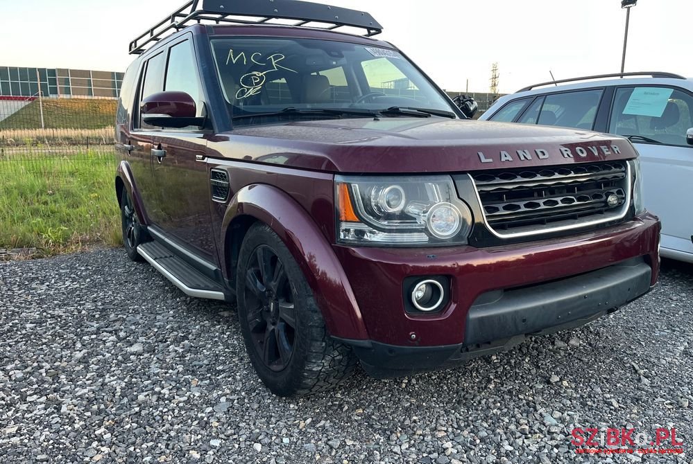 2015' Land Rover Discovery photo #3