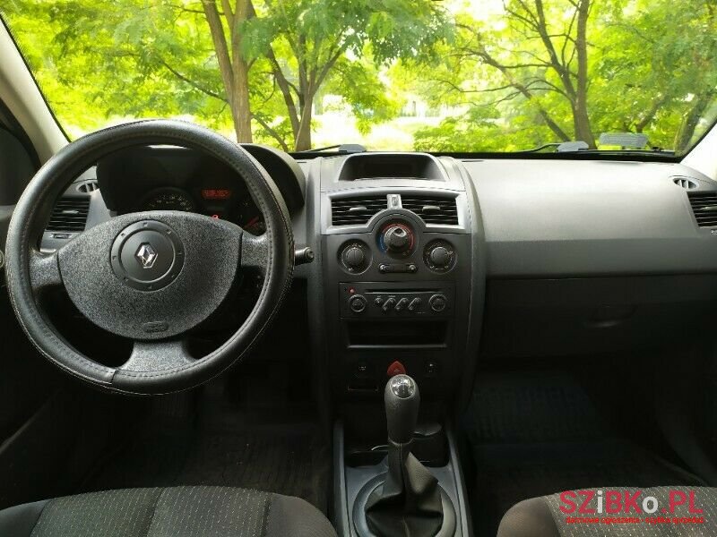2004' Renault Megane photo #3