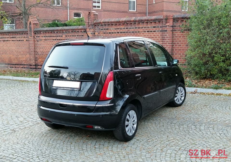 2009' Lancia Musa photo #5