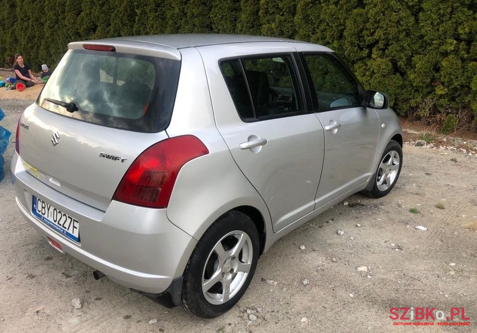 2005' Suzuki Swift photo #4