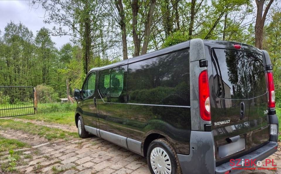 2011' Renault Trafic photo #2