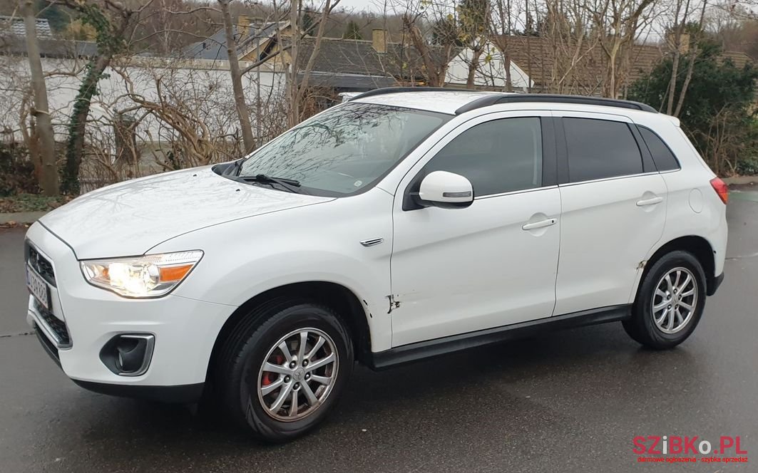 2015' Mitsubishi ASX photo #1