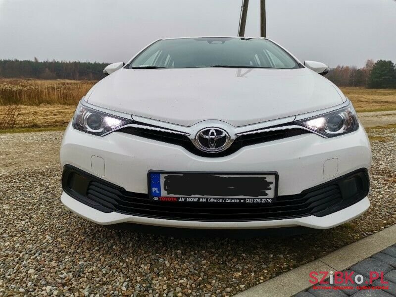 2018' Toyota Auris photo #4