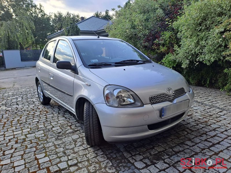 2002' Toyota Yaris photo #1