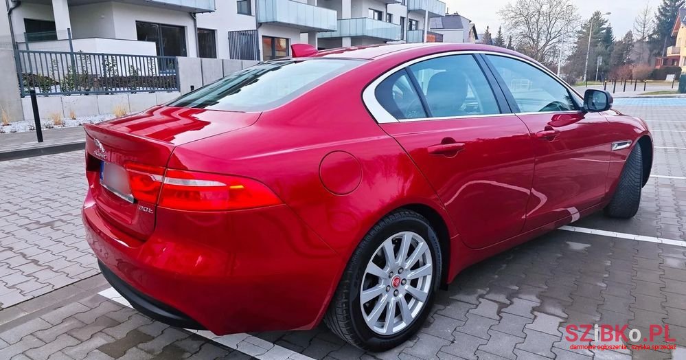 2017' Jaguar XE 2.0 T Prestige photo #5