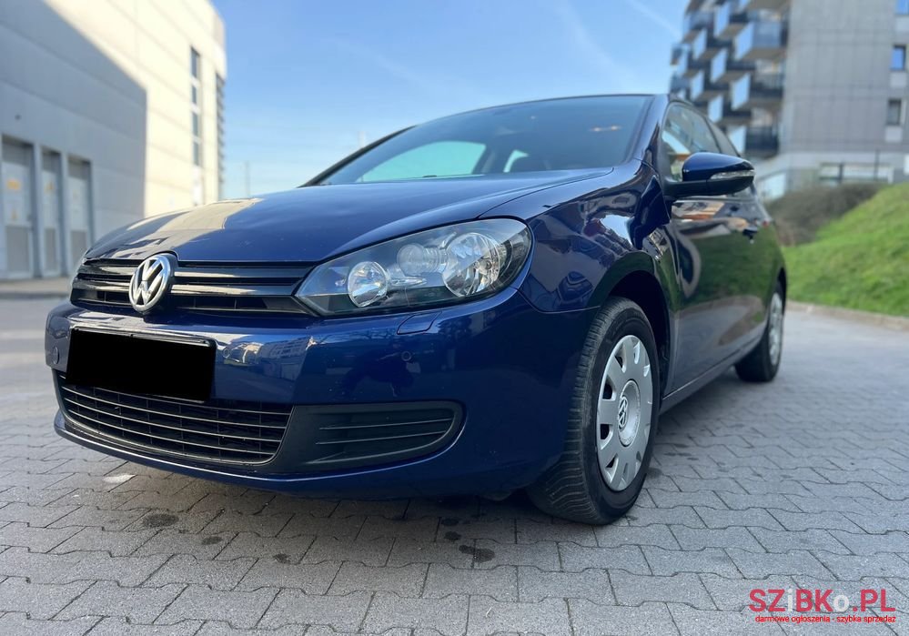 2009' Volkswagen Golf photo #1