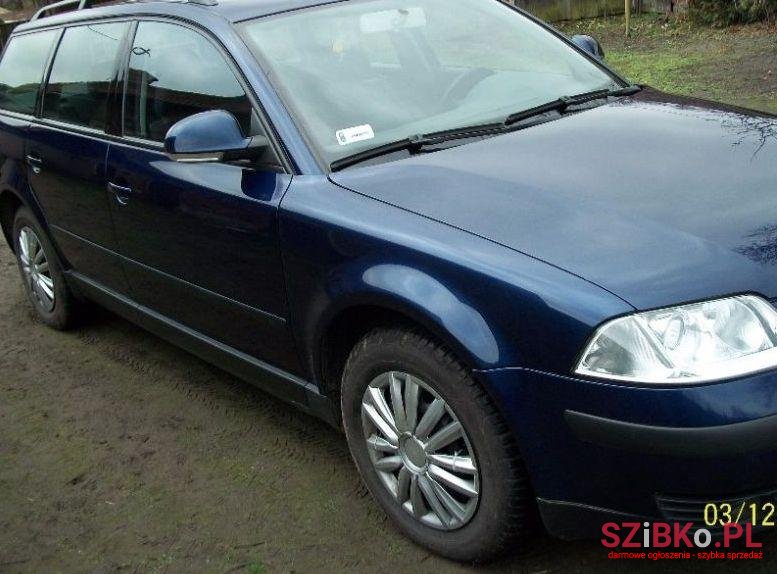 2005' Volkswagen Passat photo #2