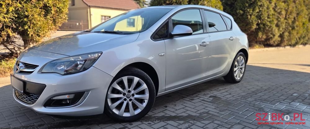 2013' Opel Astra 1.4 Turbo Active photo #3