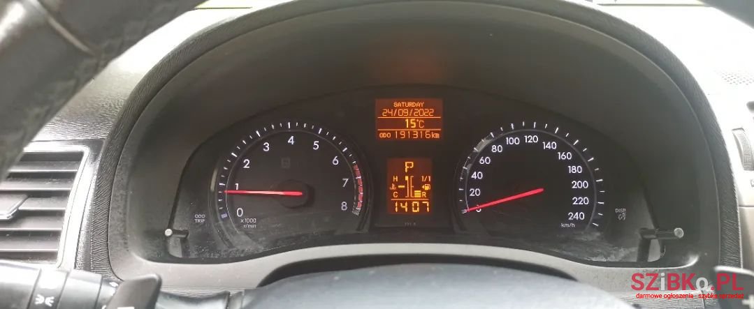 2013' Toyota Avensis photo #2