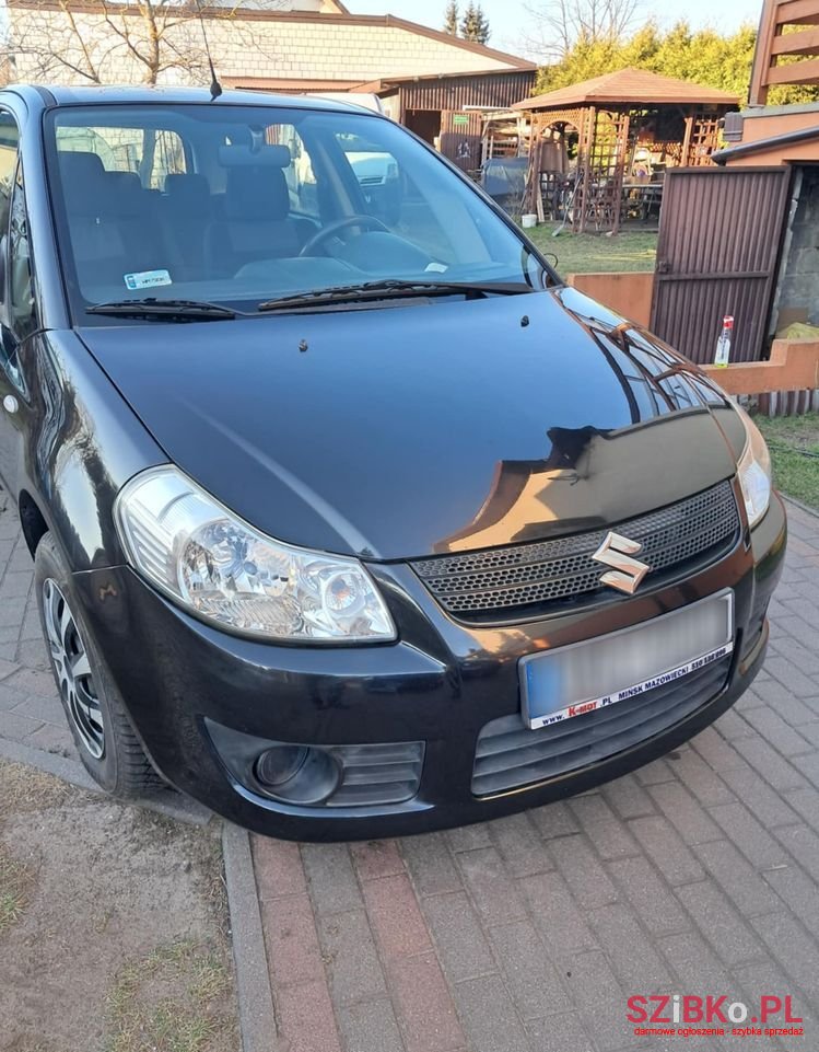 2010' Suzuki SX4 photo #4