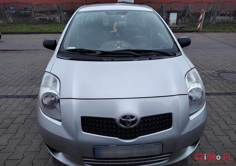 2007' Toyota Yaris 1.0 Luna A/C photo #1