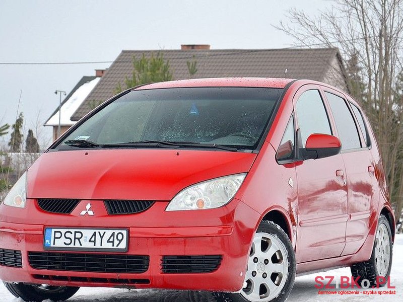 2006' Mitsubishi Colt photo #1