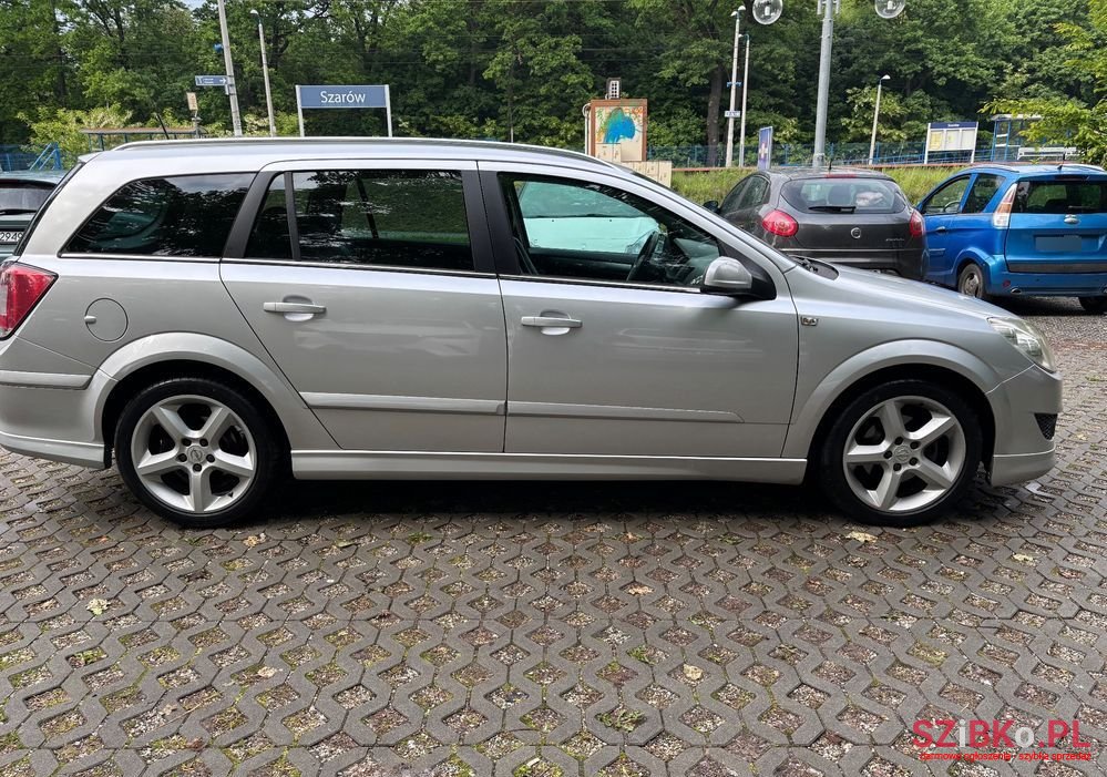 2009' Opel Astra photo #2