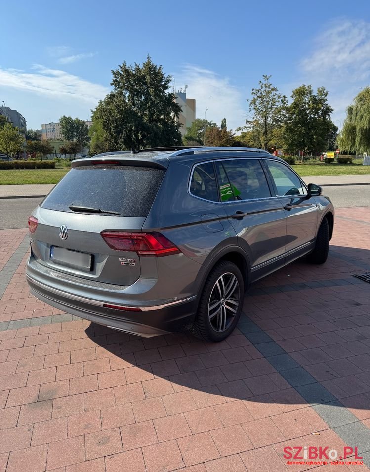 2018' Volkswagen Tiguan Allspace photo #6