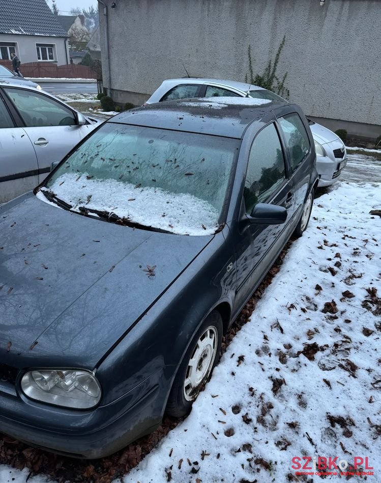 2002' Volkswagen Golf 1.6 Basis photo #1