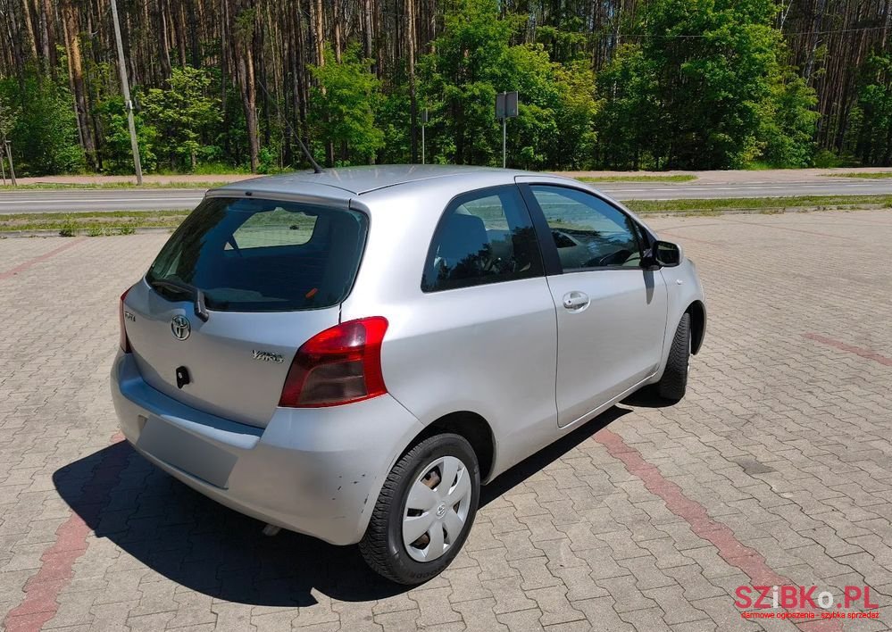 2006' Toyota Yaris 1.0 Luna photo #3