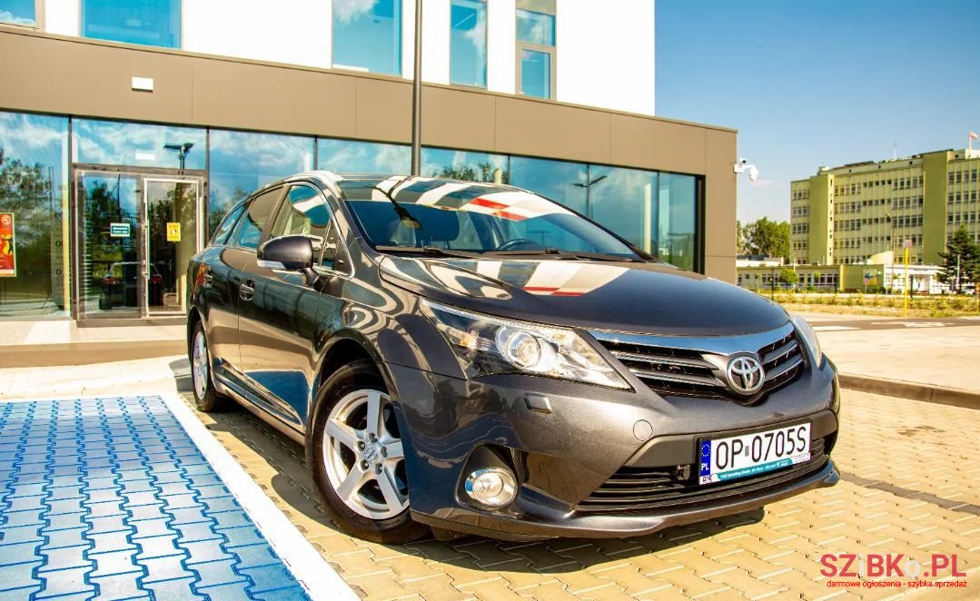 2012' Toyota Avensis photo #6