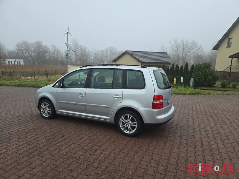 2003' Volkswagen Touran photo #1