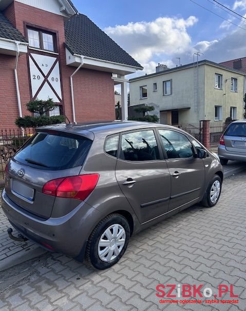 2011' Kia Venga 1.4 L photo #3