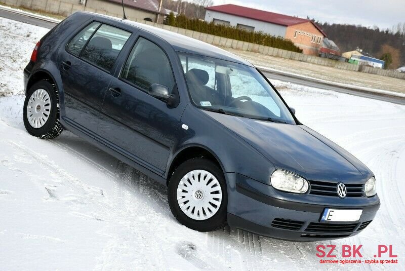 2003' Volkswagen Golf photo #4
