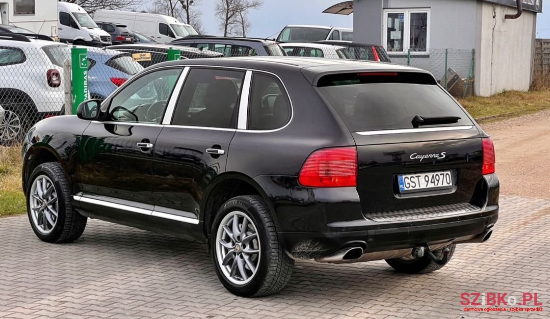 2004' Porsche Cayenne photo #3