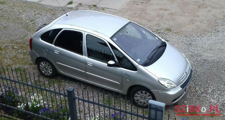 2004' Citroen Xsara Picasso photo #1