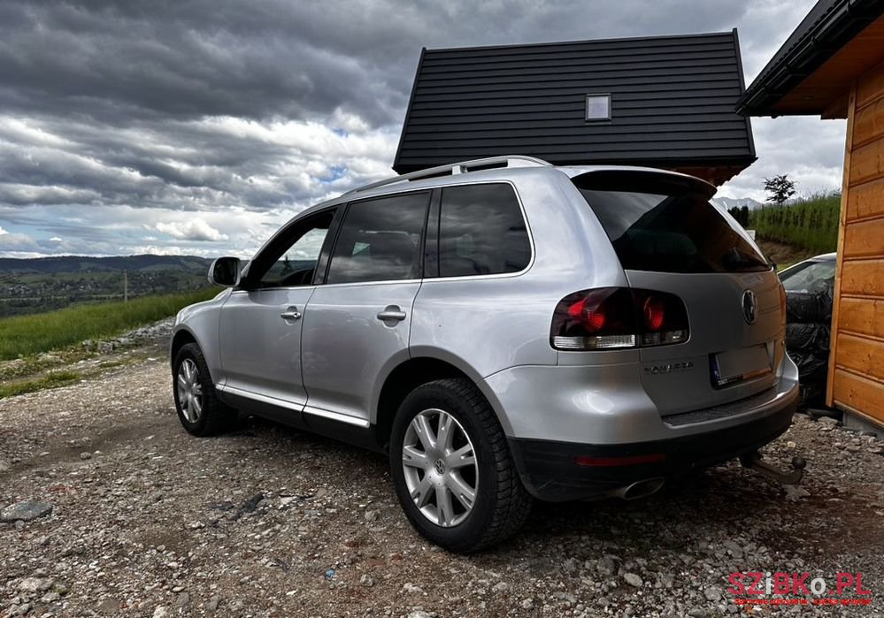 2008' Volkswagen Touareg photo #5