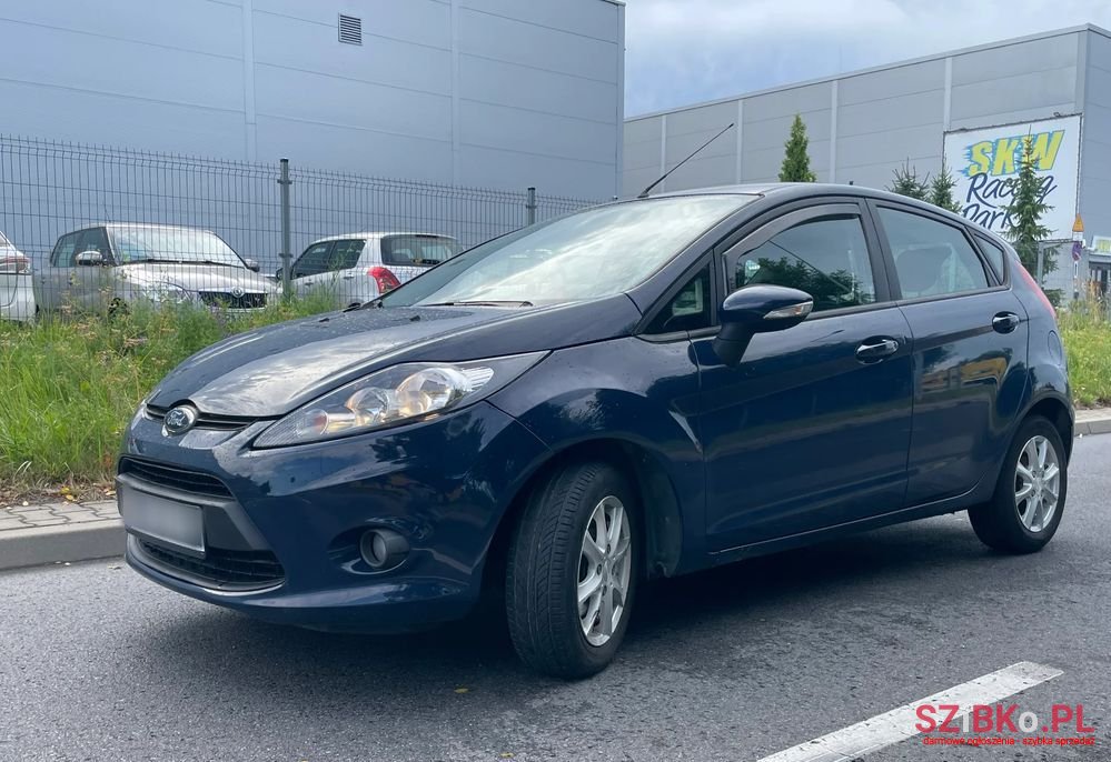 2010' Ford Fiesta photo #4