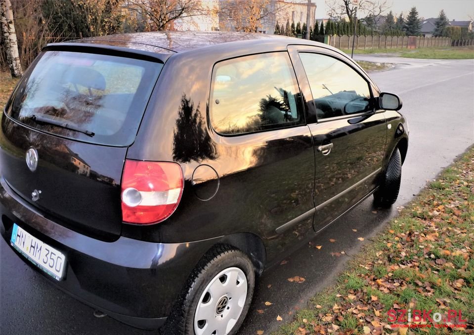 2005' Volkswagen Fox photo #5