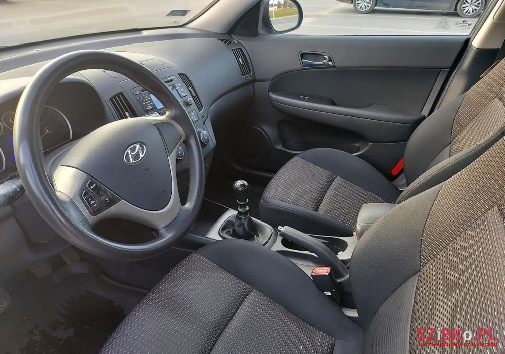 2007' Hyundai i30 1.6 Crdi Classic photo #3