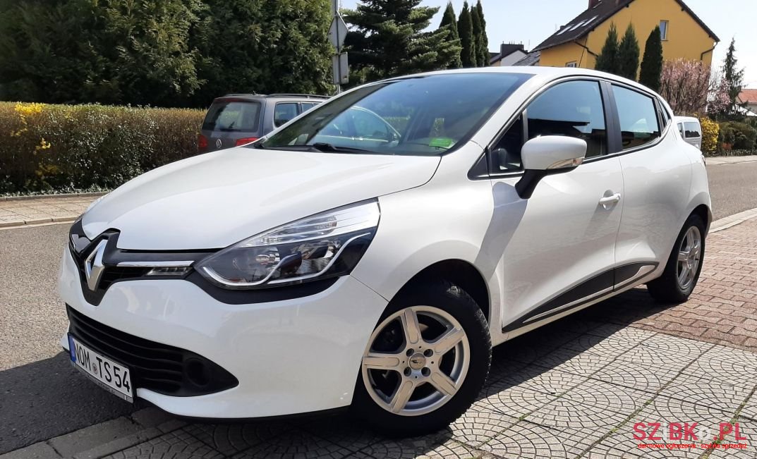 2014' Renault Clio photo #1