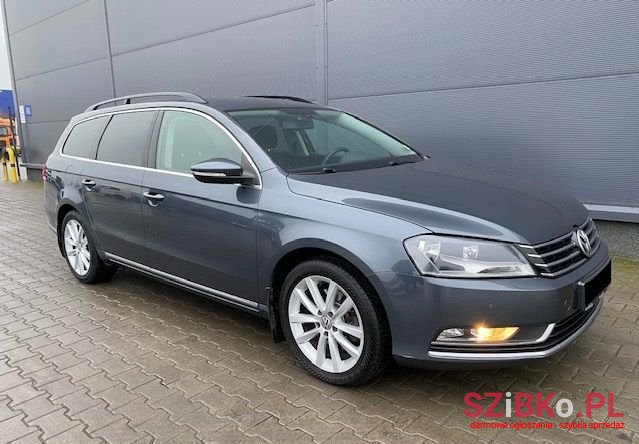 2011' Volkswagen Passat photo #1