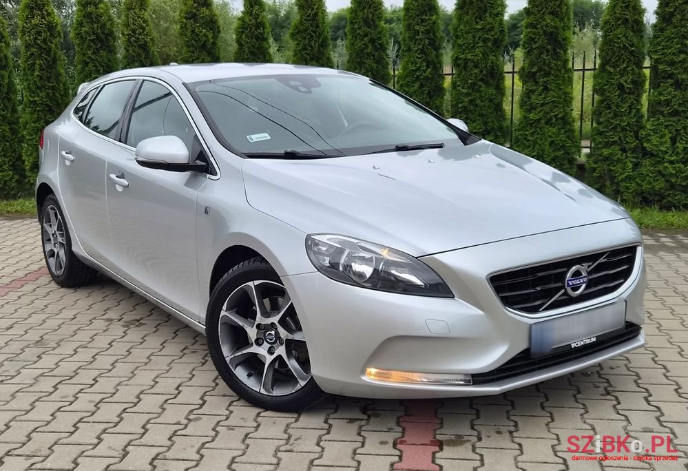 2015' Volvo V40 T4 Ocean Race photo #2