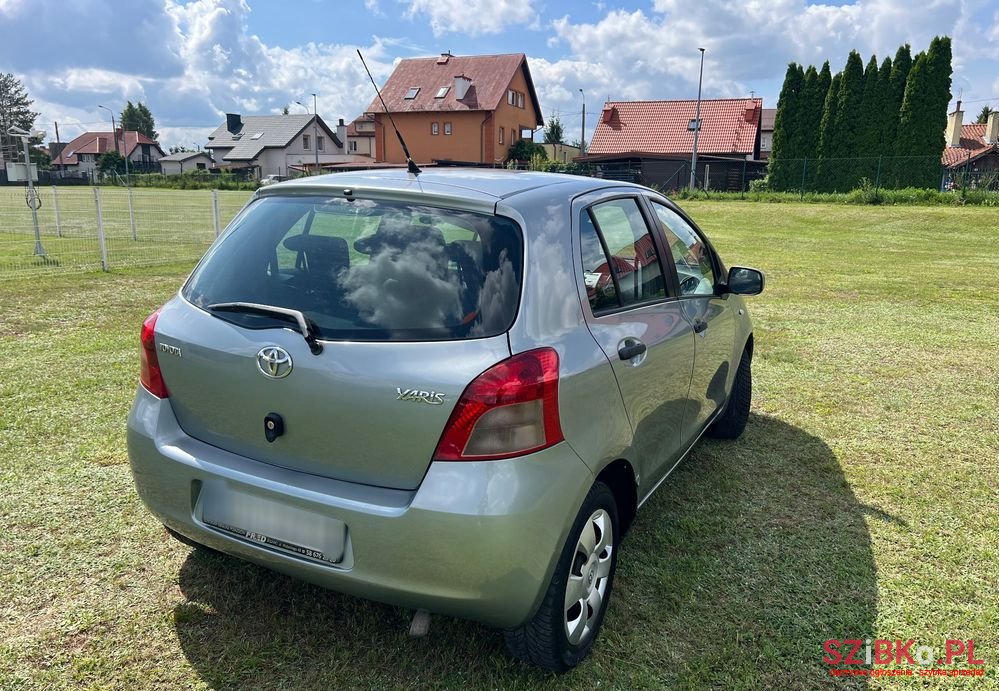 2007' Toyota Yaris 1.0 Terra A/C photo #4